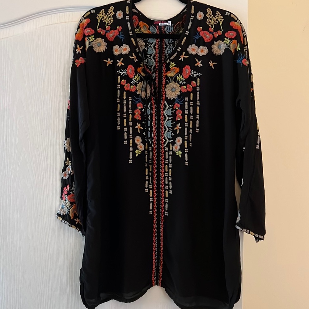 Embroidered Black Floral Tunic Top - Women